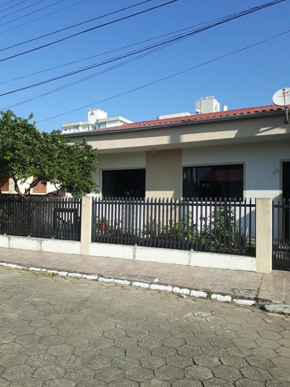 Casa De Praia Navegantes - 100 Metros Do Mar Exterior photo